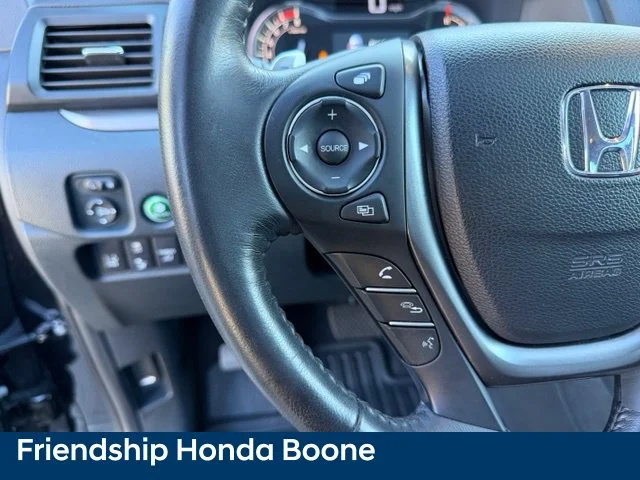 Used 2023 Black Honda RTL image 18