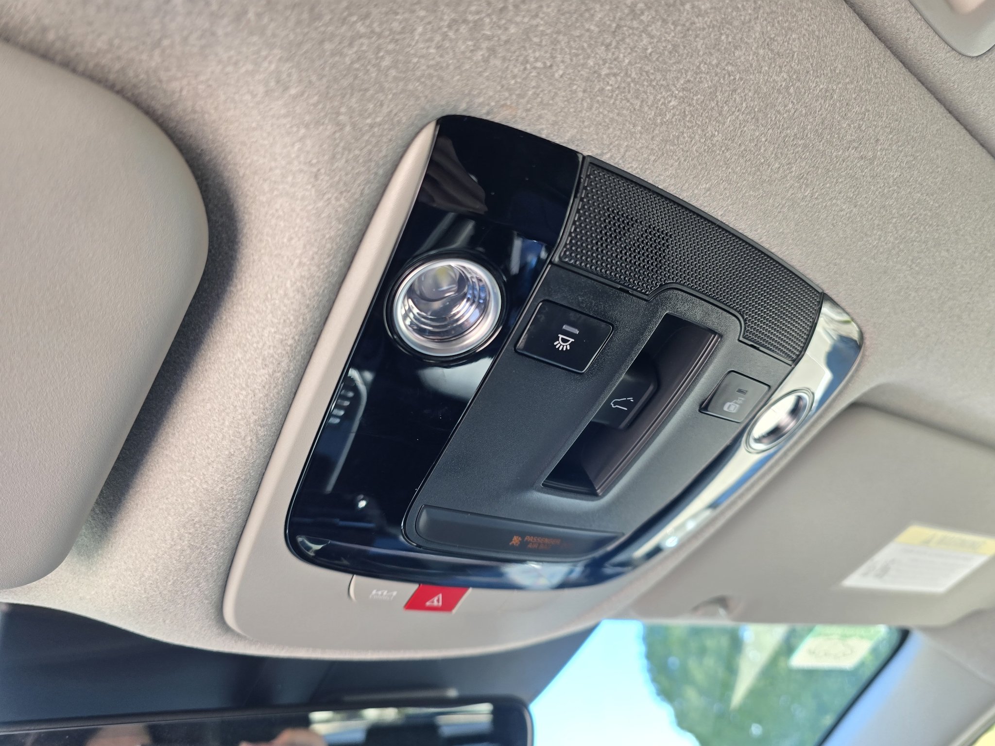Used 2023 Steel Gray Kia Wave image 22