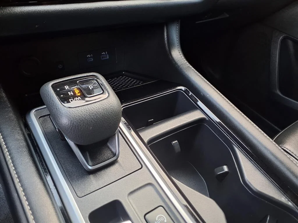 Used 2023 Super Black Nissan SL image 21