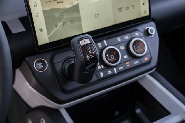 New 2026 White Land Rover S image 32