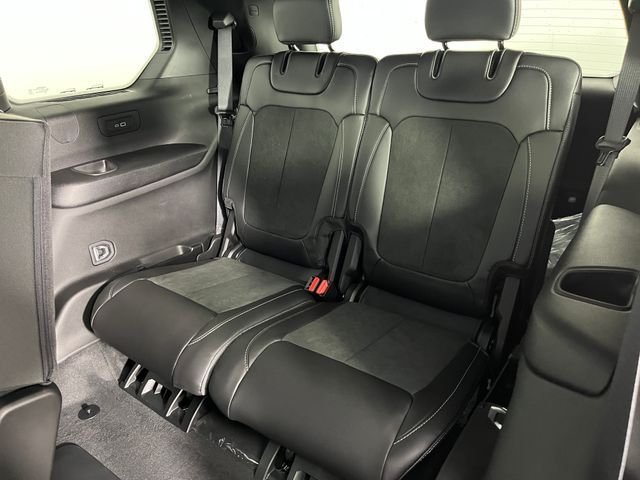 New 2026 Bright White Clear-Coat Exterior Paint Jeep Laredo Altitude image 8