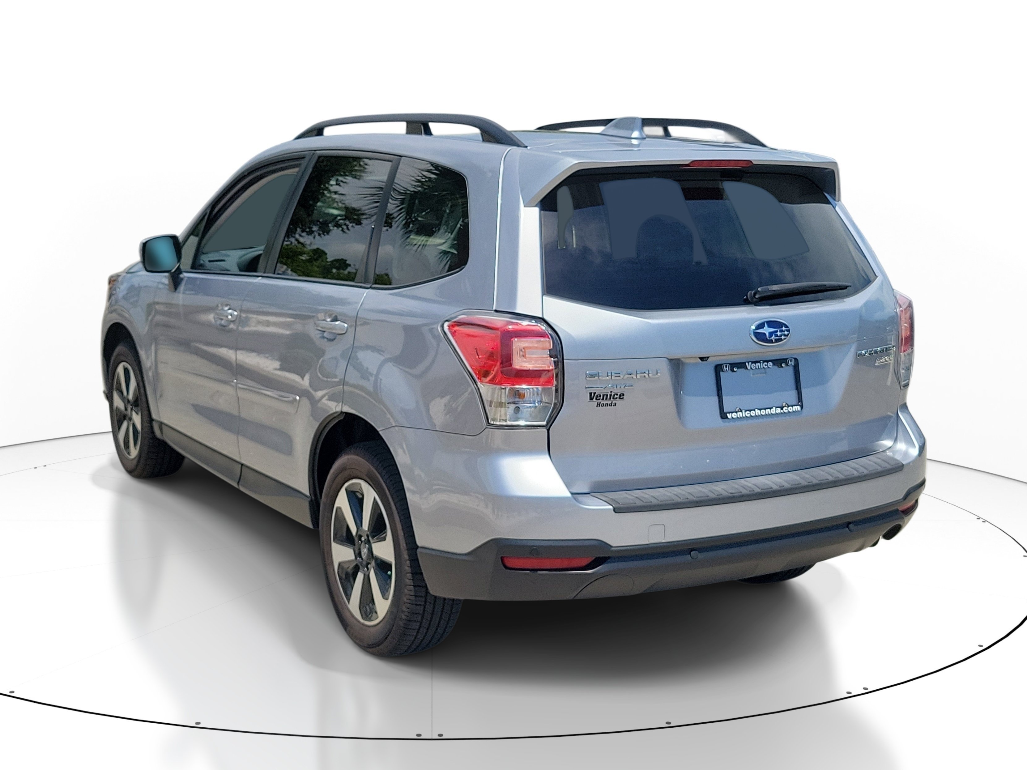 Used 2017 Ice Silver Metallic Subaru Premium image 3