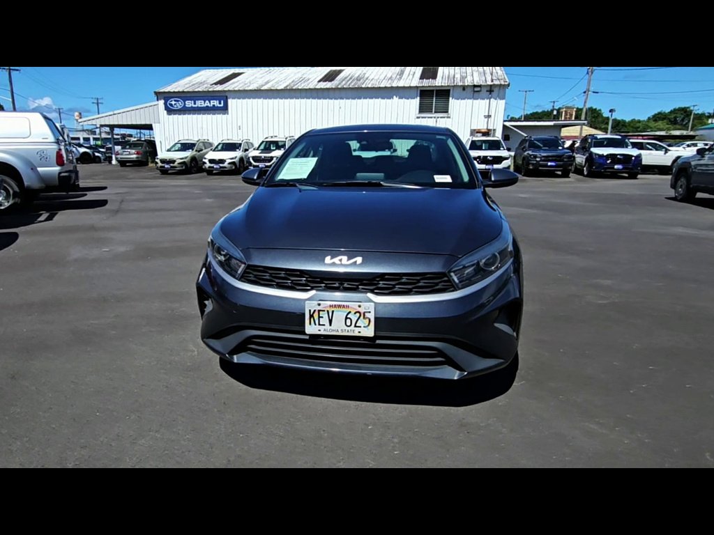 Used 2023 Gravity Gray Kia LXS image 3