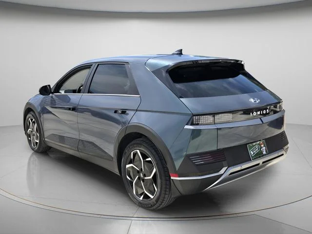 Used 2023 Green Hyundai SEL image 8