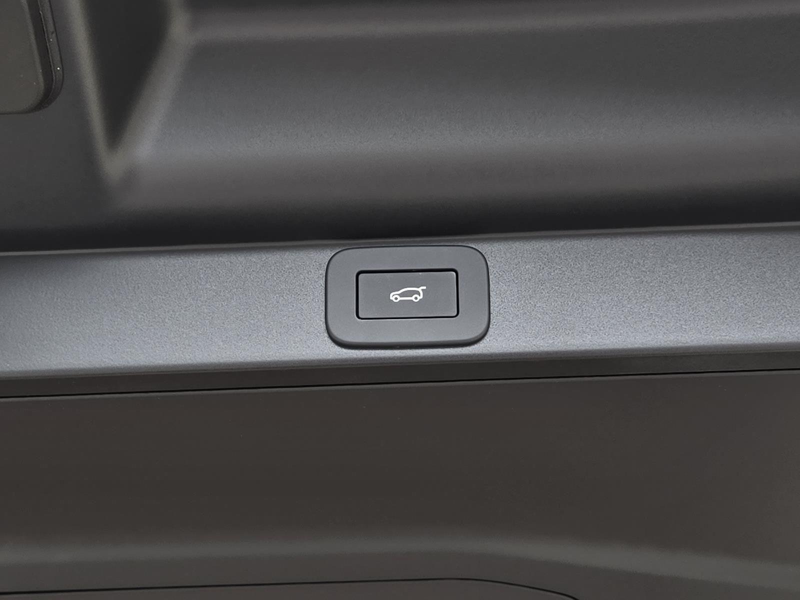 New 2026 Batumi Gold LAND ROVER SE PHEV image 13