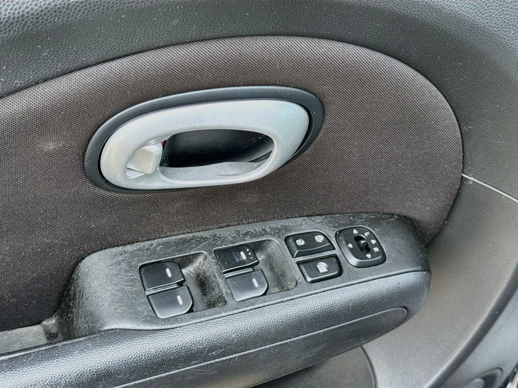 Used 2016 Black Kia Base image 19