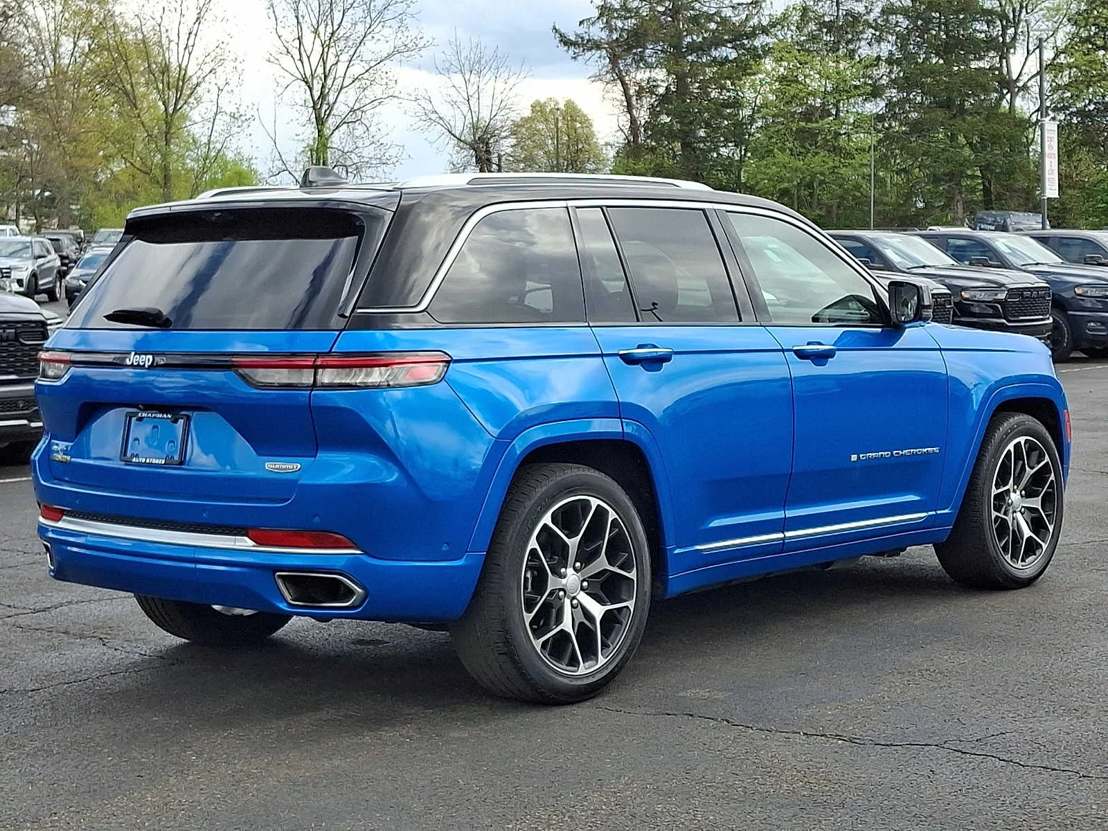 Used 2023 Hydro Blue Pearlcoat Jeep Summit Reserve image 6