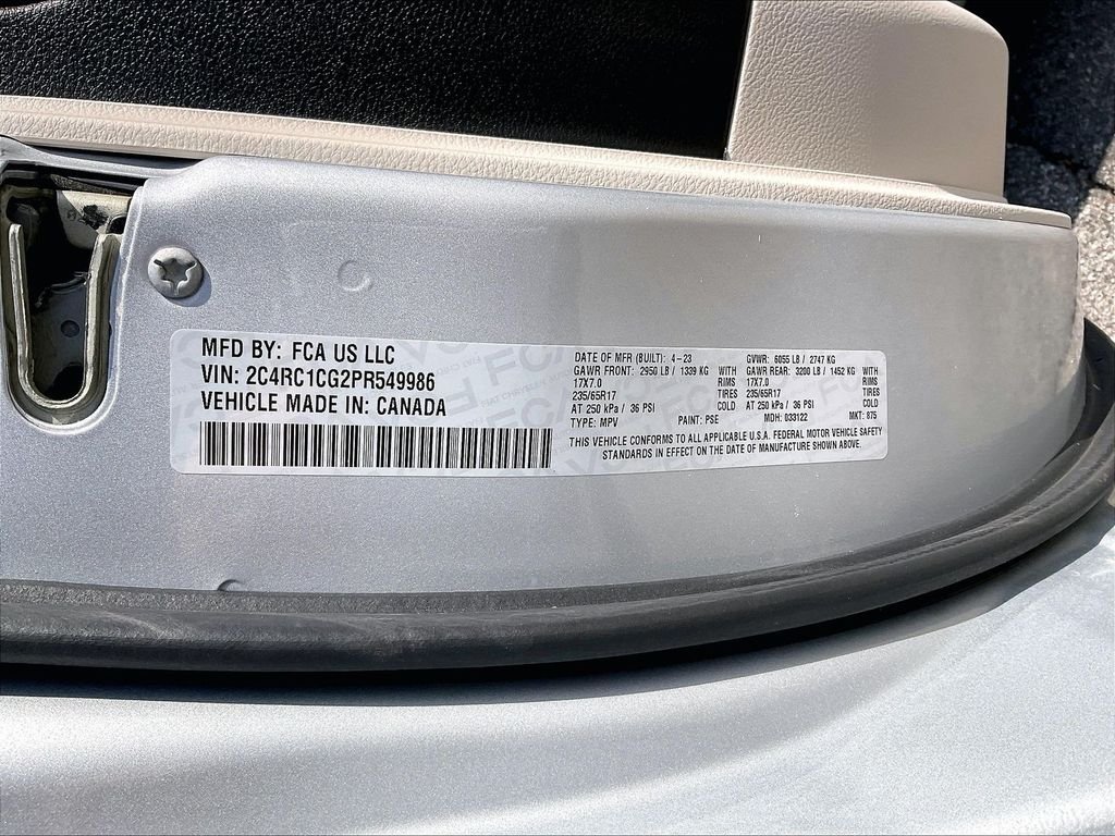 Used 2023 Silver Mist Clearcoat Chrysler LX image 30