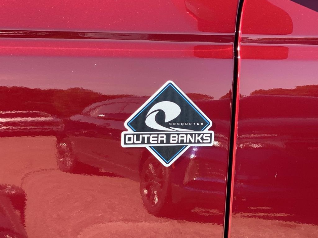 New 2026 Ruby Red Metallic Tinted Clearcoat Ford Outer Banks® image 8