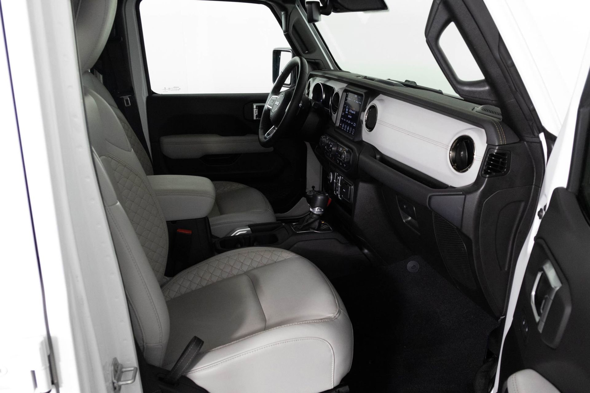 2022 JEEP WRANGLER - Image 42