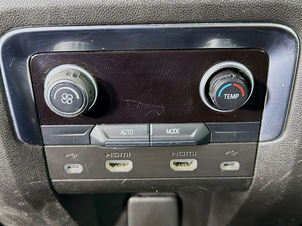 Used 2021 Gray Chevrolet Z71 image 23