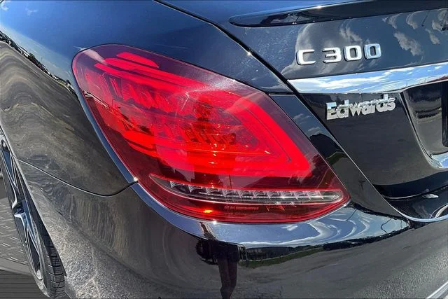 Used 2021  Mercedes-Benz C 300 image 23
