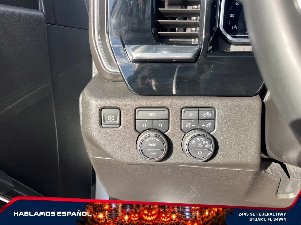 Used 2025 Summit White Chevrolet RST image 24