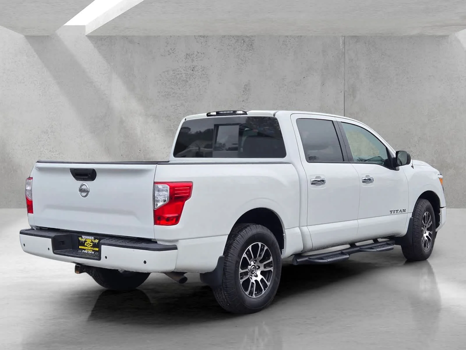 Used 2021  Nissan SV image 4