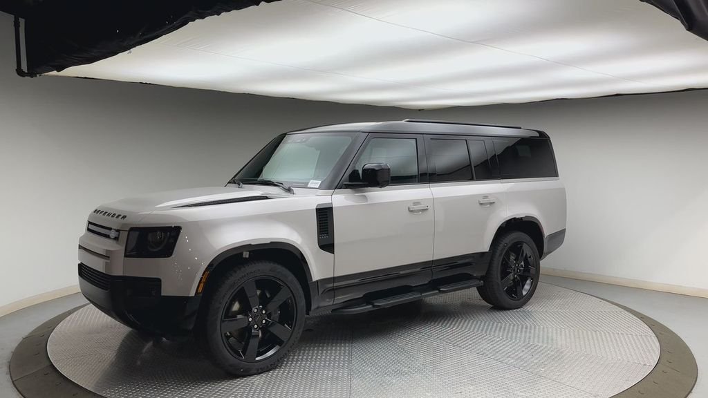 New 2026 Borasco Grey Metallic Land Rover X-Dynamic SE image 6