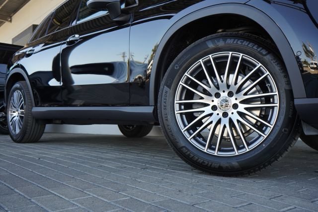 New 2026 Black Mercedes-Benz GLC 300 image 38