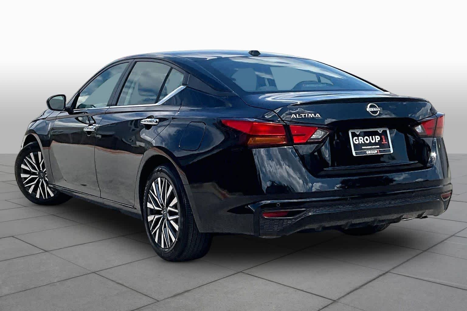 Certified Used 2025 Super Black Nissan SV image 12