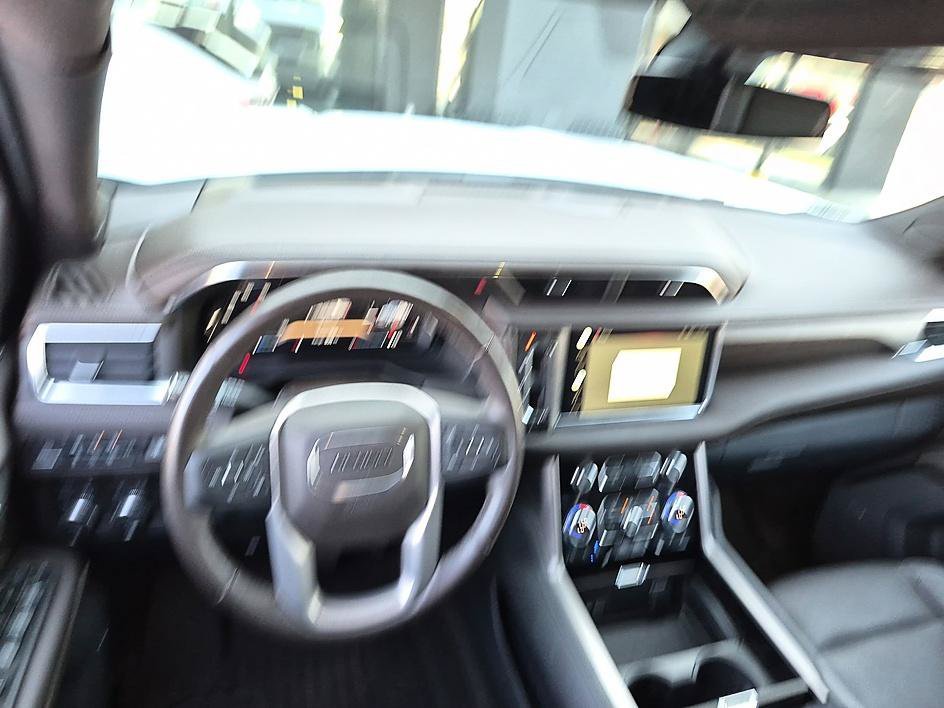 Used 2022 White Frost GMC Denali image 31