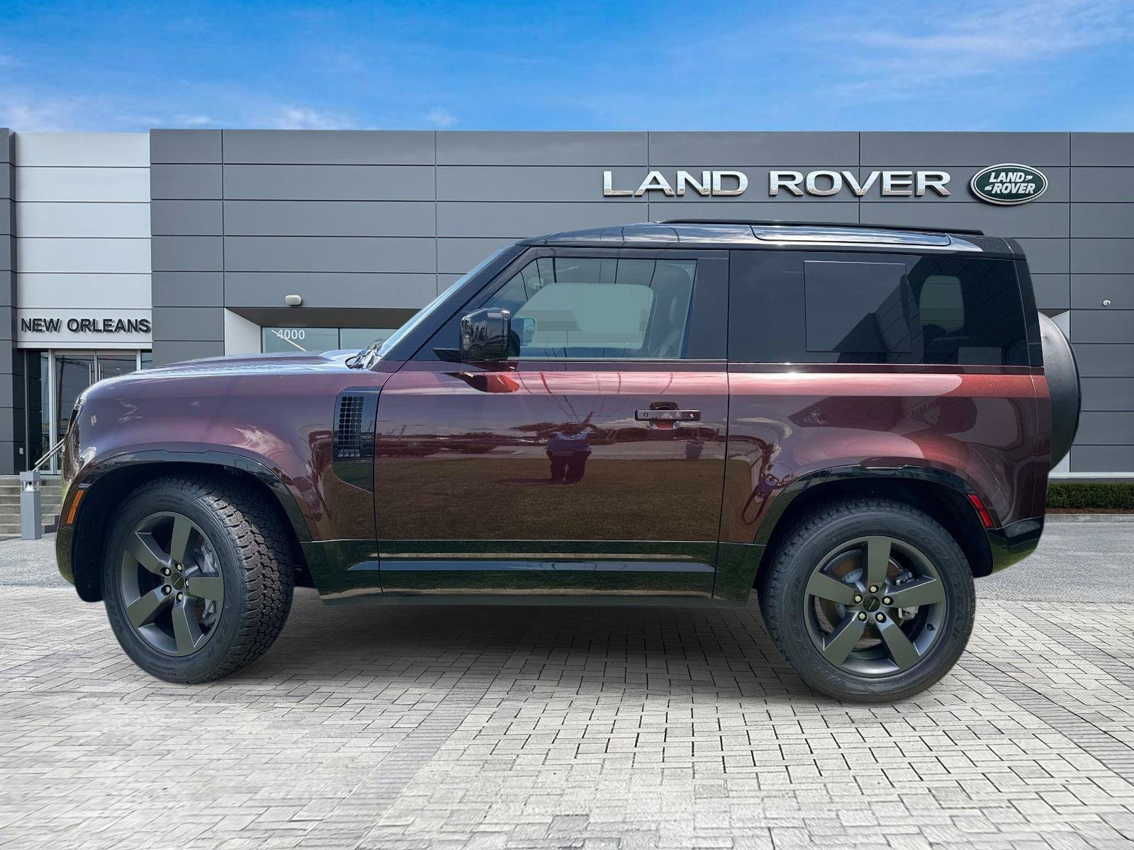 New 2026 Sedona Red Land Rover X-Dynamic SE image 2