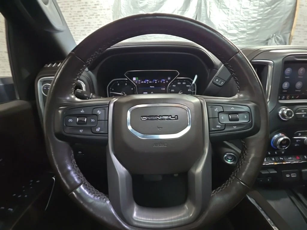 Used 2021 Ebony Twilight Metallic GMC Denali image 17