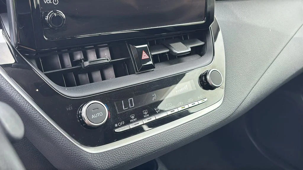 Used 2025  Toyota LE image 19