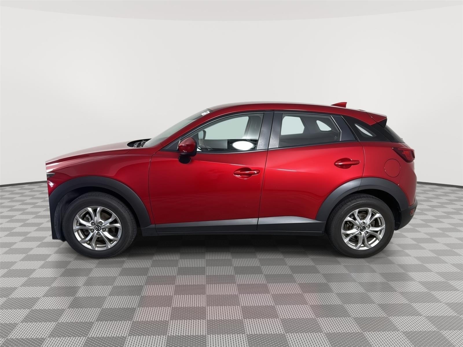 Used 2018 Soul Red Metallic Mazda Sport image 4
