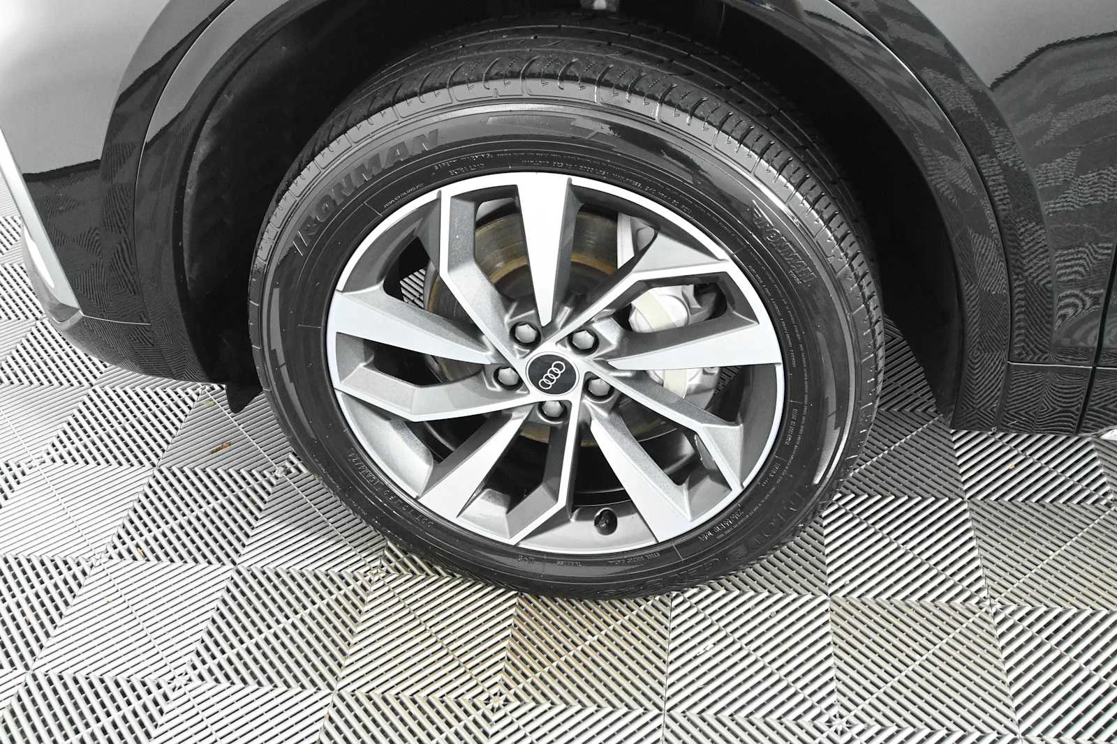 Used 2024 Mythos Black Metallic Audi S line Premium Plus image 32