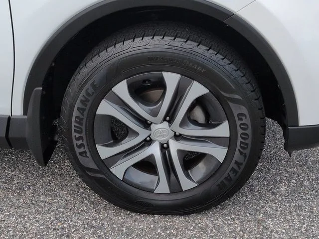Used 2017 White Toyota LE image 11