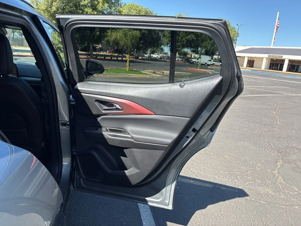 2025 Chevrolet Equinox EV RS - Photo 22