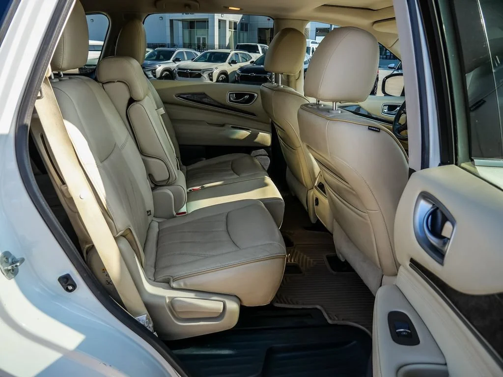 Used 2015 White INFINITI NA image 21