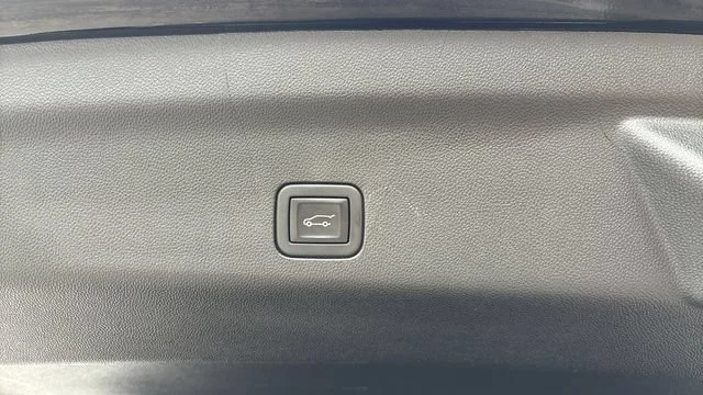 Used 2024 Black Chevrolet Z71 image 36
