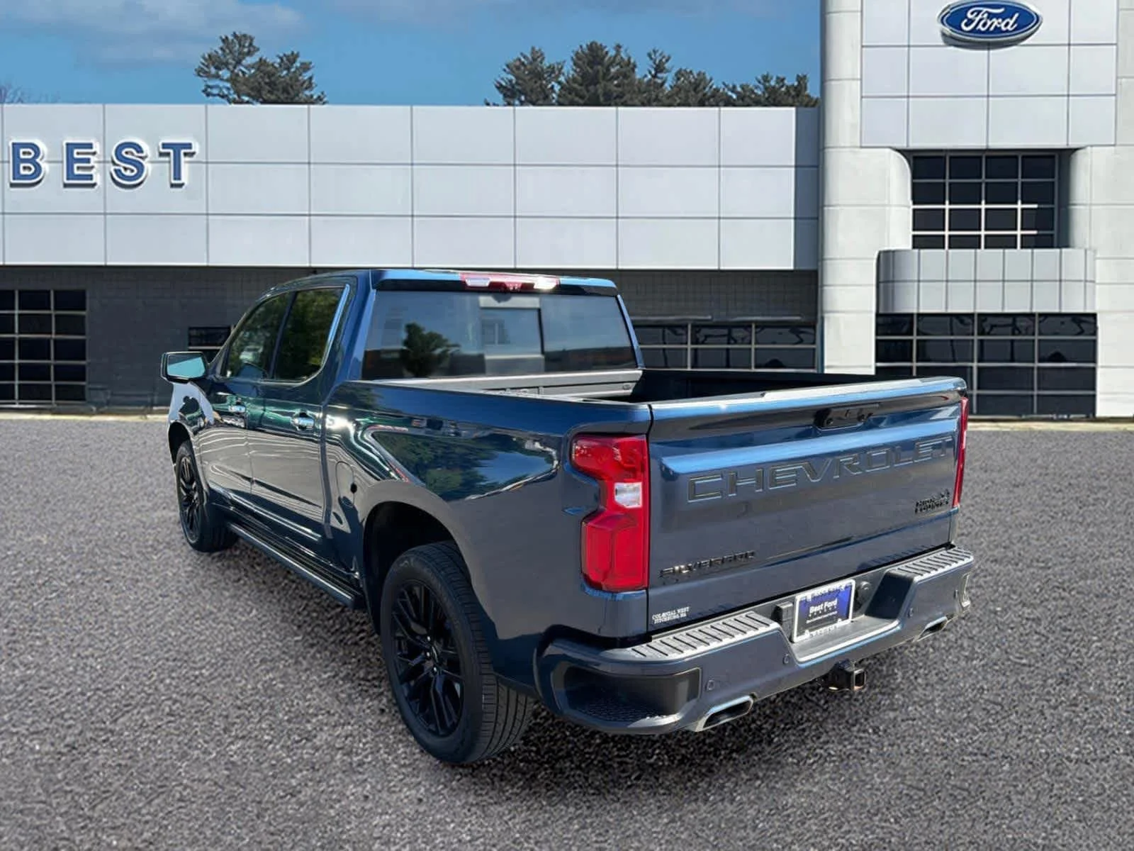 Used 2023 Northsky Blue Metallic Chevrolet High Country image 7