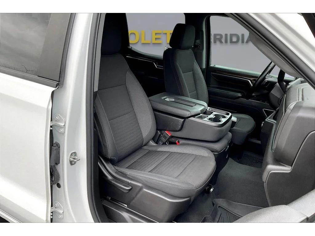 Used 2024 Summit White Chevrolet LT image 6