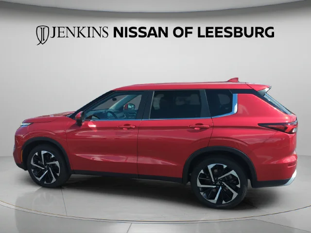 Used 2024  Mitsubishi SE image 10