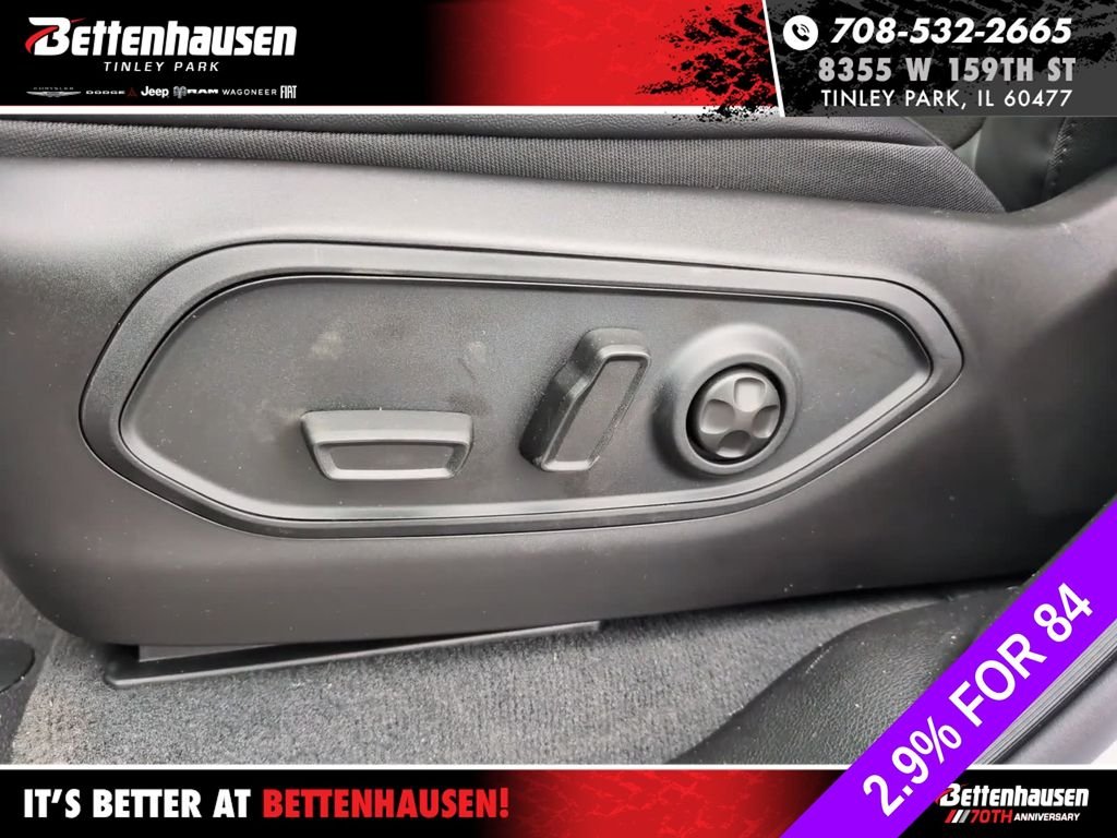 New 2026 Bright White Clear-Coat Exterior Paint Jeep Laredo Altitude image 20