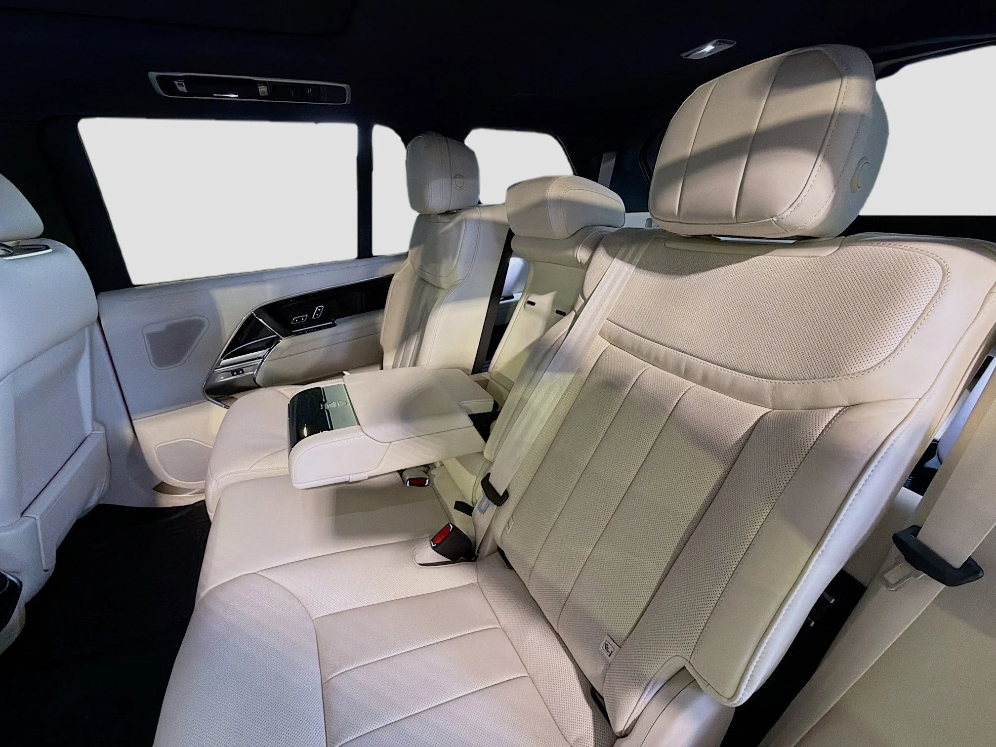 New 2026 British Racing Green LAND ROVER SE LWB 7-Seats / V8 image 20