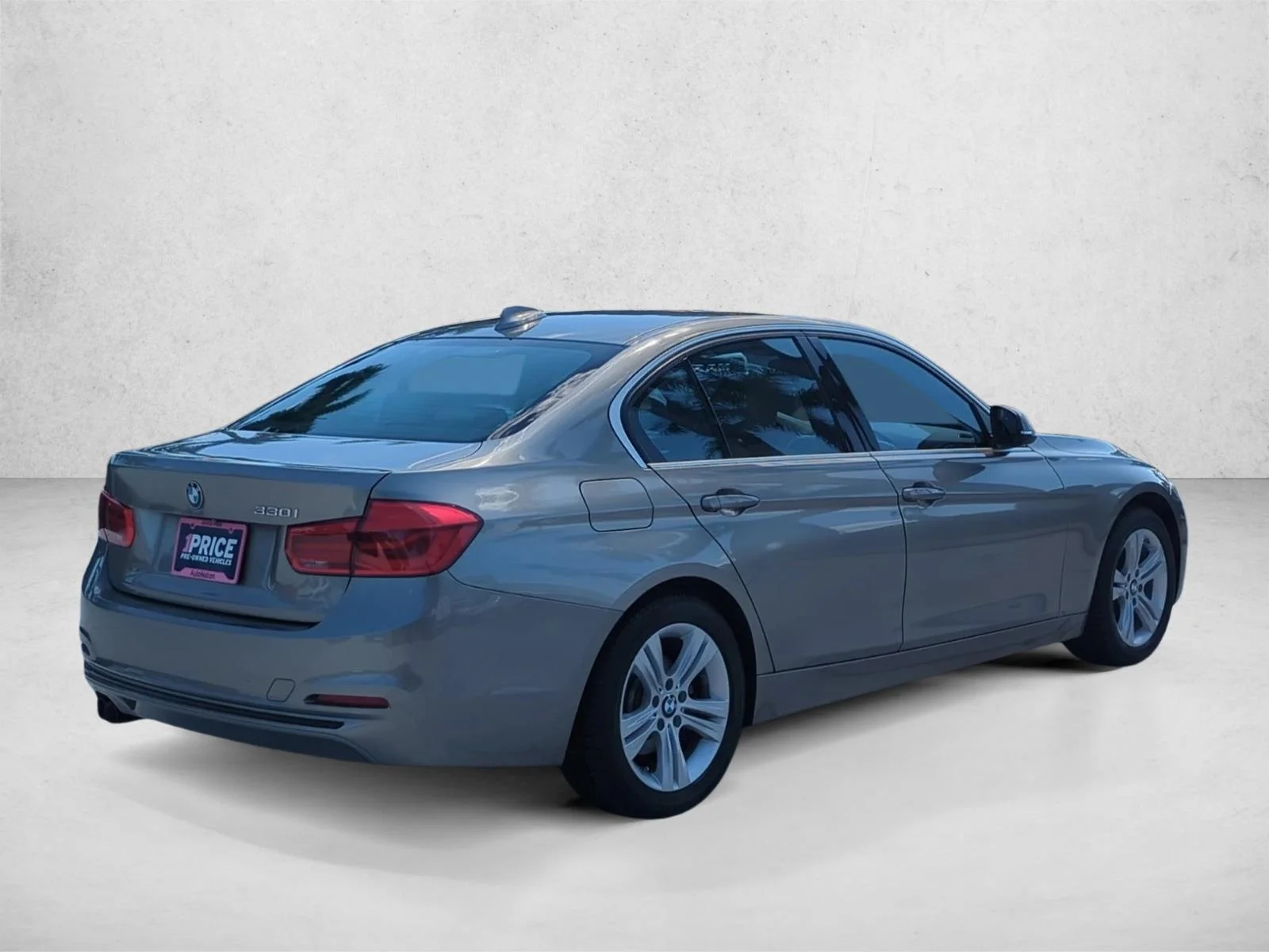Used 2018 Platinum Silver Metallic BMW 330i image 5