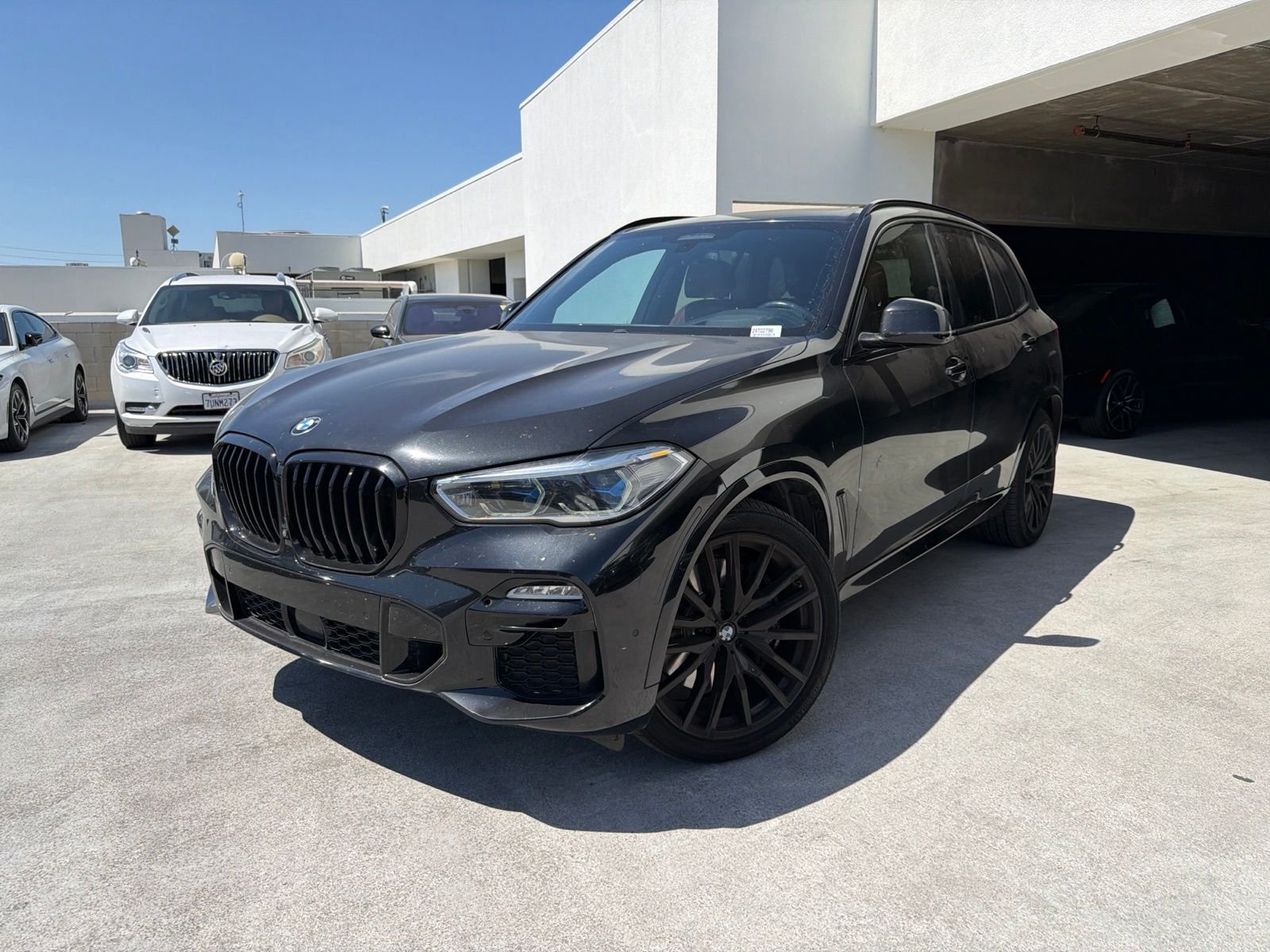 Used 2019 Black Sapphire Metallic BMW xDrive40i image 3