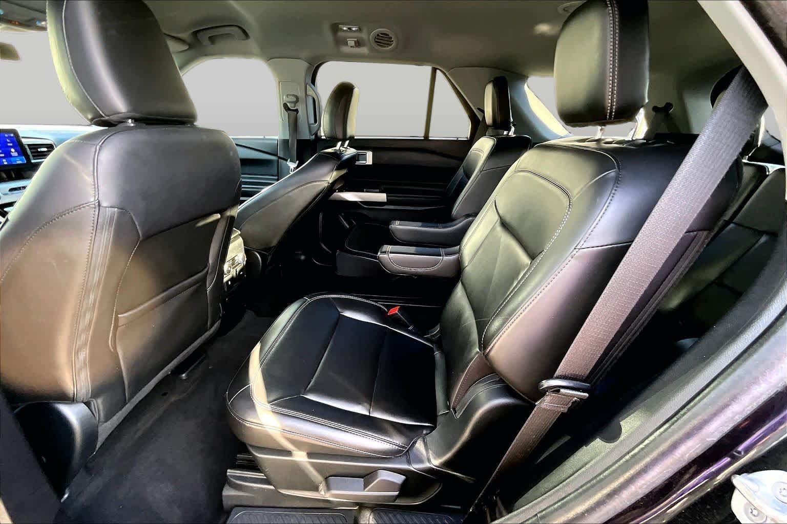 Used 2023 Agate Black Metallic Ford XLT image 24