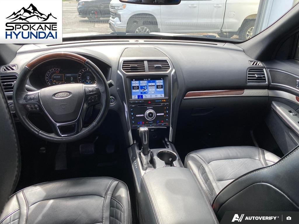 Used 2018 White Platinum Metallic Tri-Coat Ford Platinum image 27