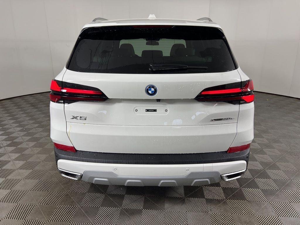 New 2026 Alpine White BMW xDrive50e image 3