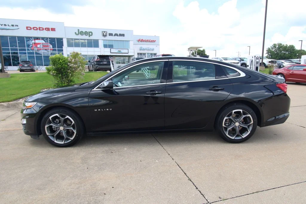 Used 2024 Mosaic Black Metallic Chevrolet LT image 18