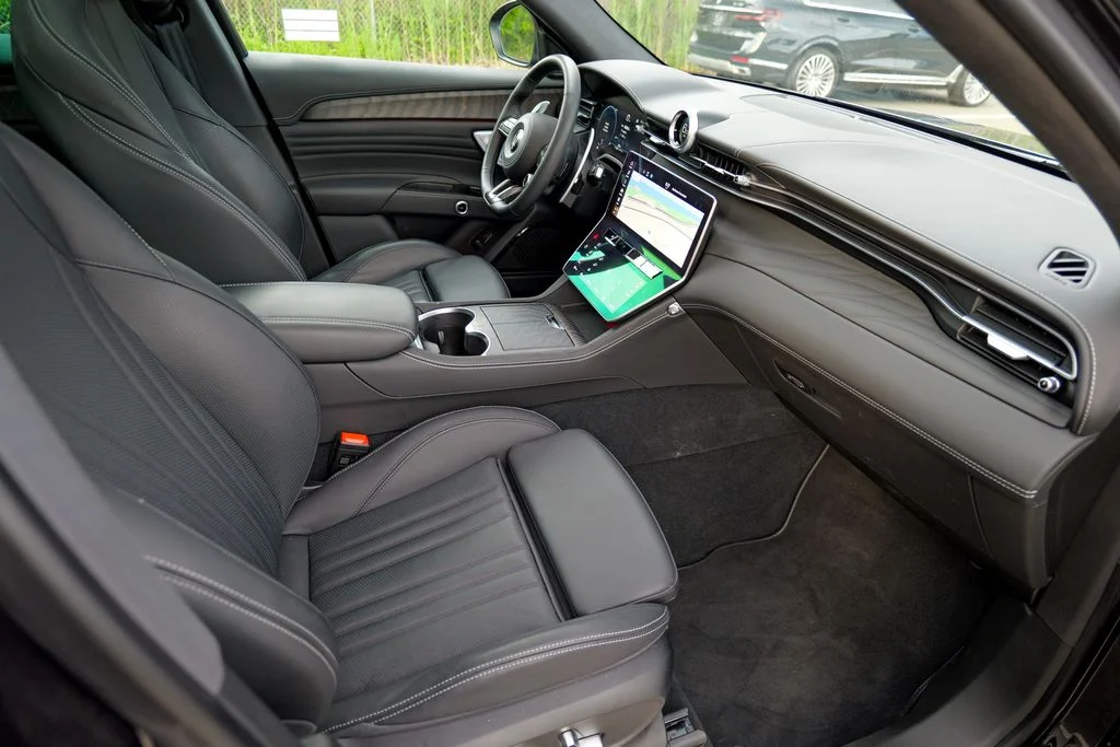 New 2025 Nero Noctis Black Maserati Base image 35
