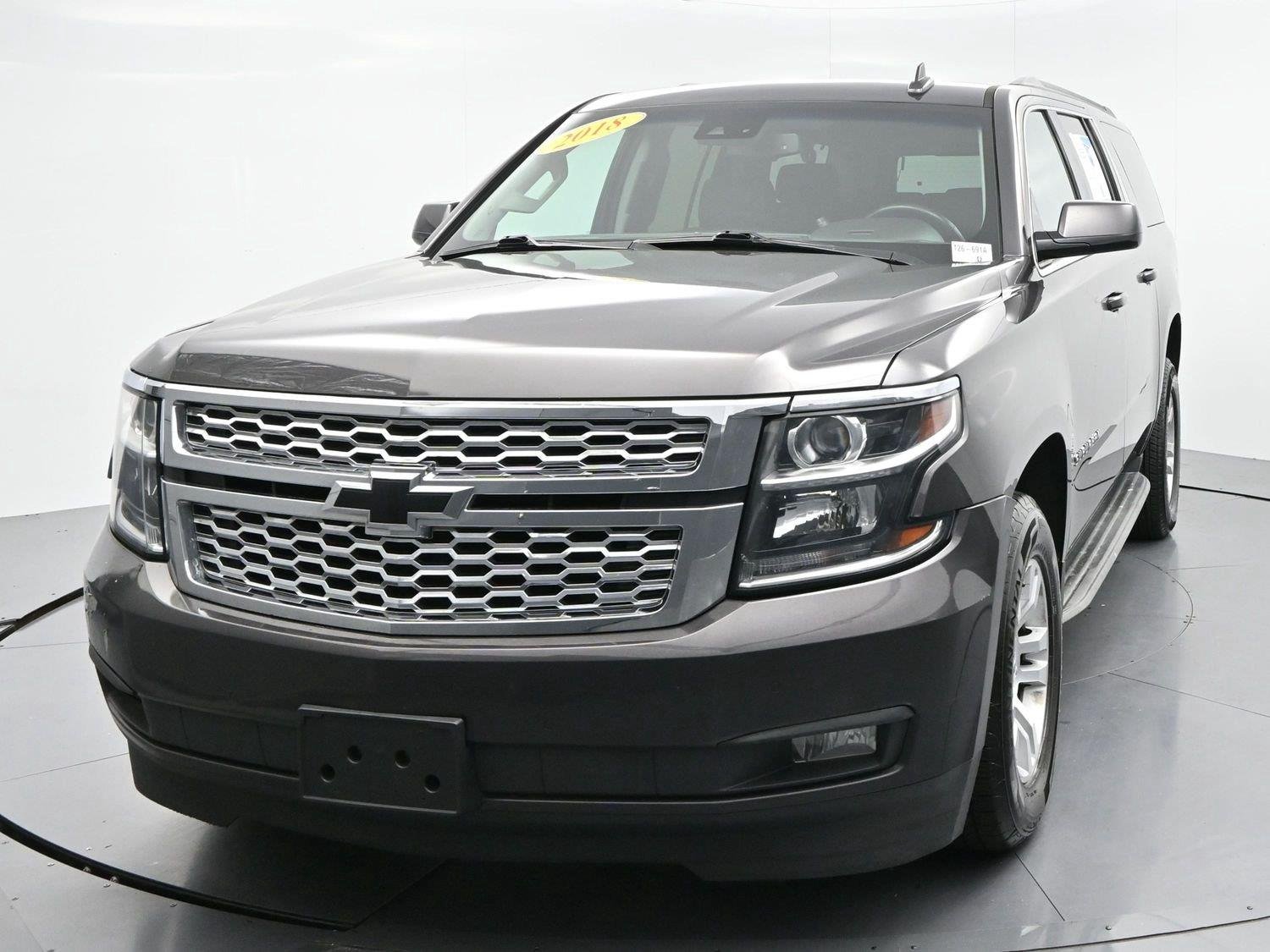Used 2018 TUNGSTEN METALLIC Chevrolet LT image 3