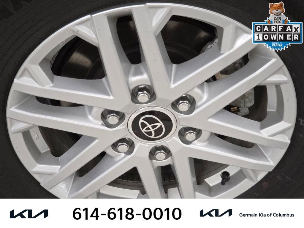 Used 2024  Toyota SR5 image 12