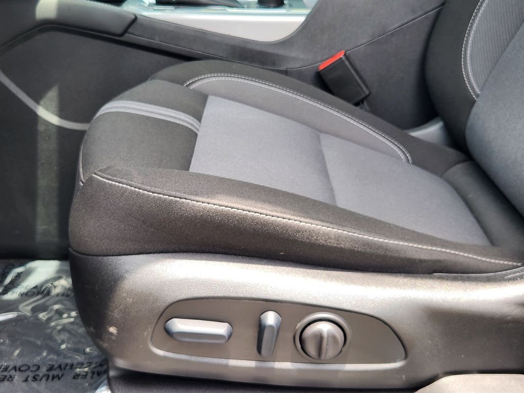 Used 2025 Black Chevrolet LT image 23