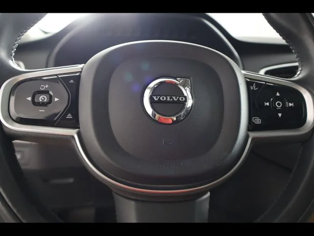 Used 2021 Black Volvo T6 Momentum image 23