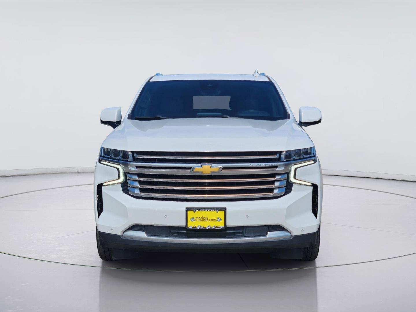 2023 Chevrolet Suburban photo 2 of 30