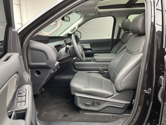 Used 2026 Agate Black Metallic Ford Active image 12