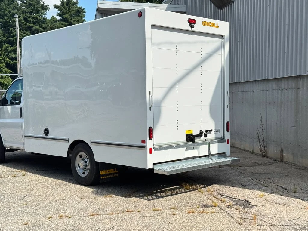 New 2026 Summit White Chevrolet 1WT image 6